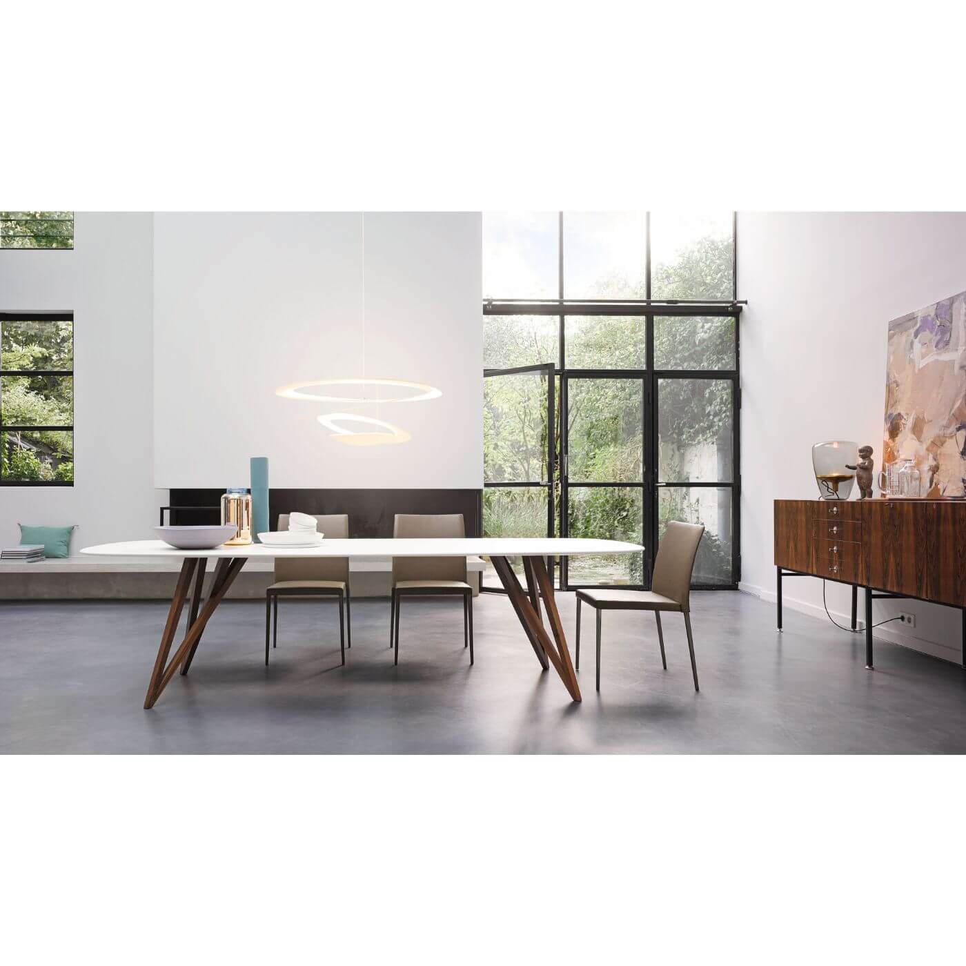 Two-Design-Lovers-Walter-Knoll-Seito-Dining-Table