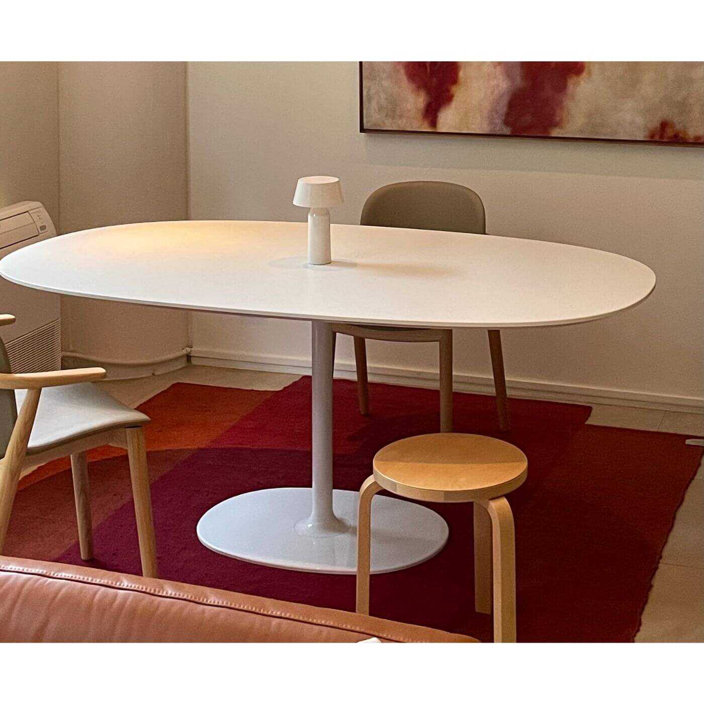 Two-Design-Lovers-Arper-Dizzie-Dining-Table