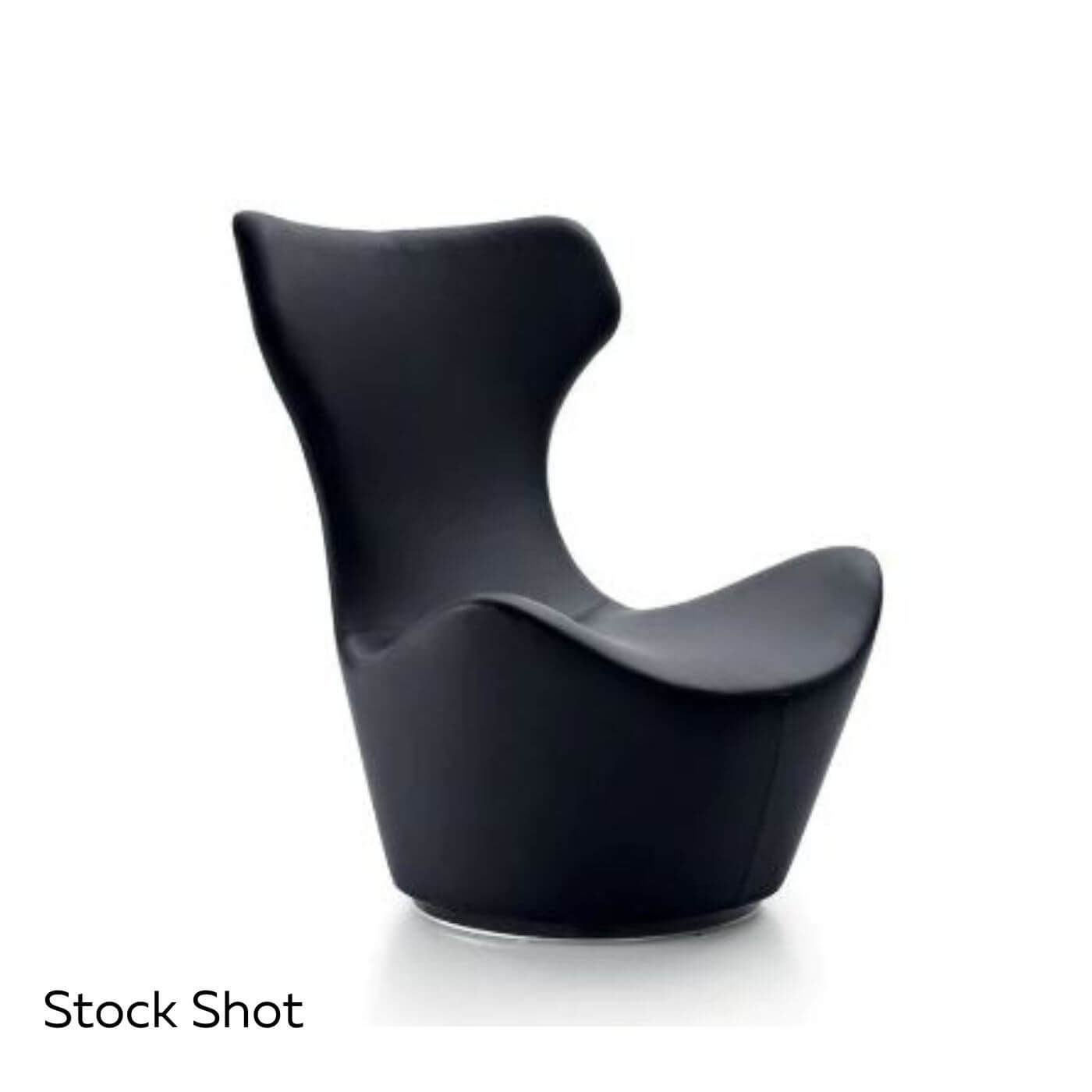 Two-Design-Lovers-B&B-Italia-Grande-Papilio-Chair