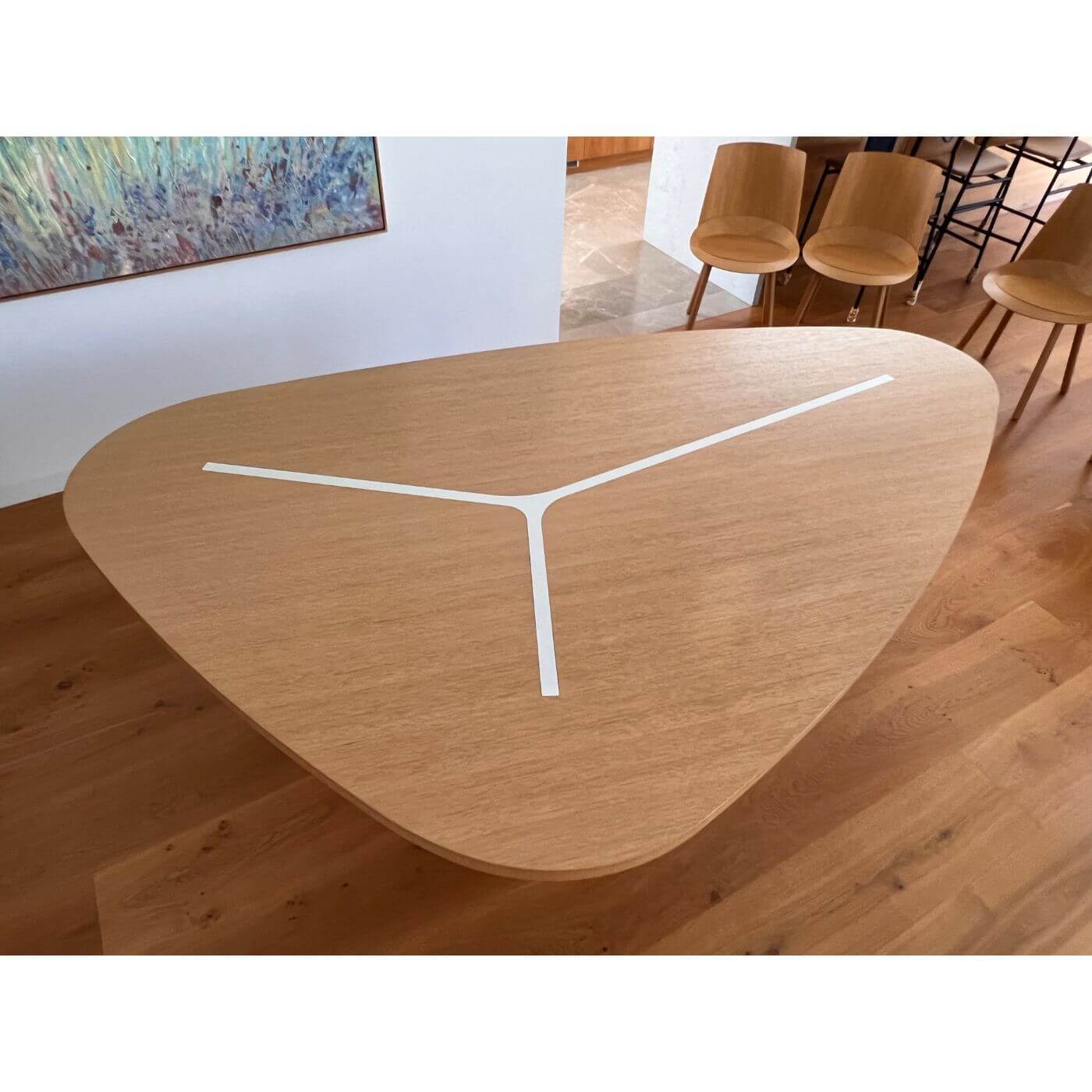 Two-Design-Lovers-B&B-Italia-Seven-table