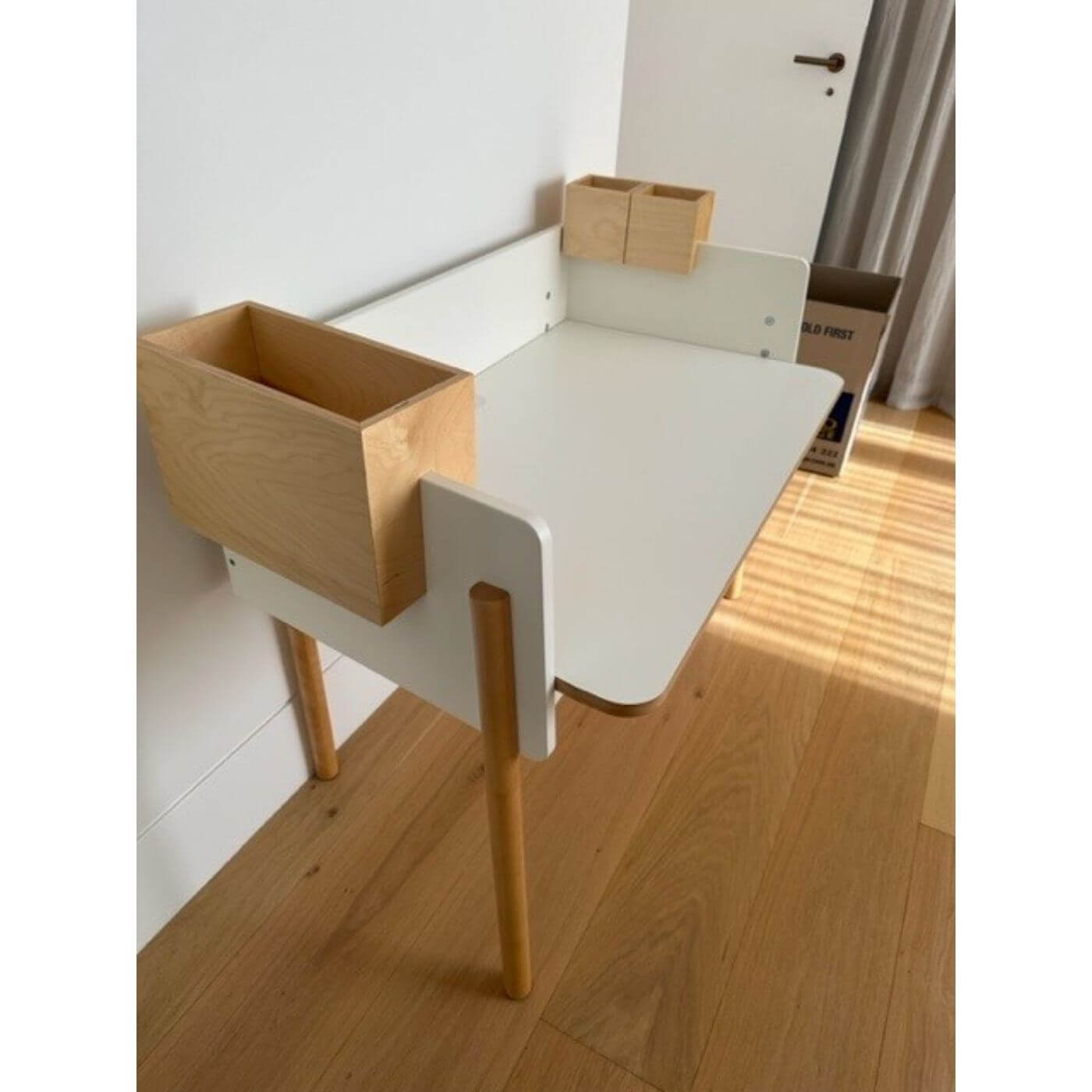 Two-Design-Lovers-Brooklyn-Desk