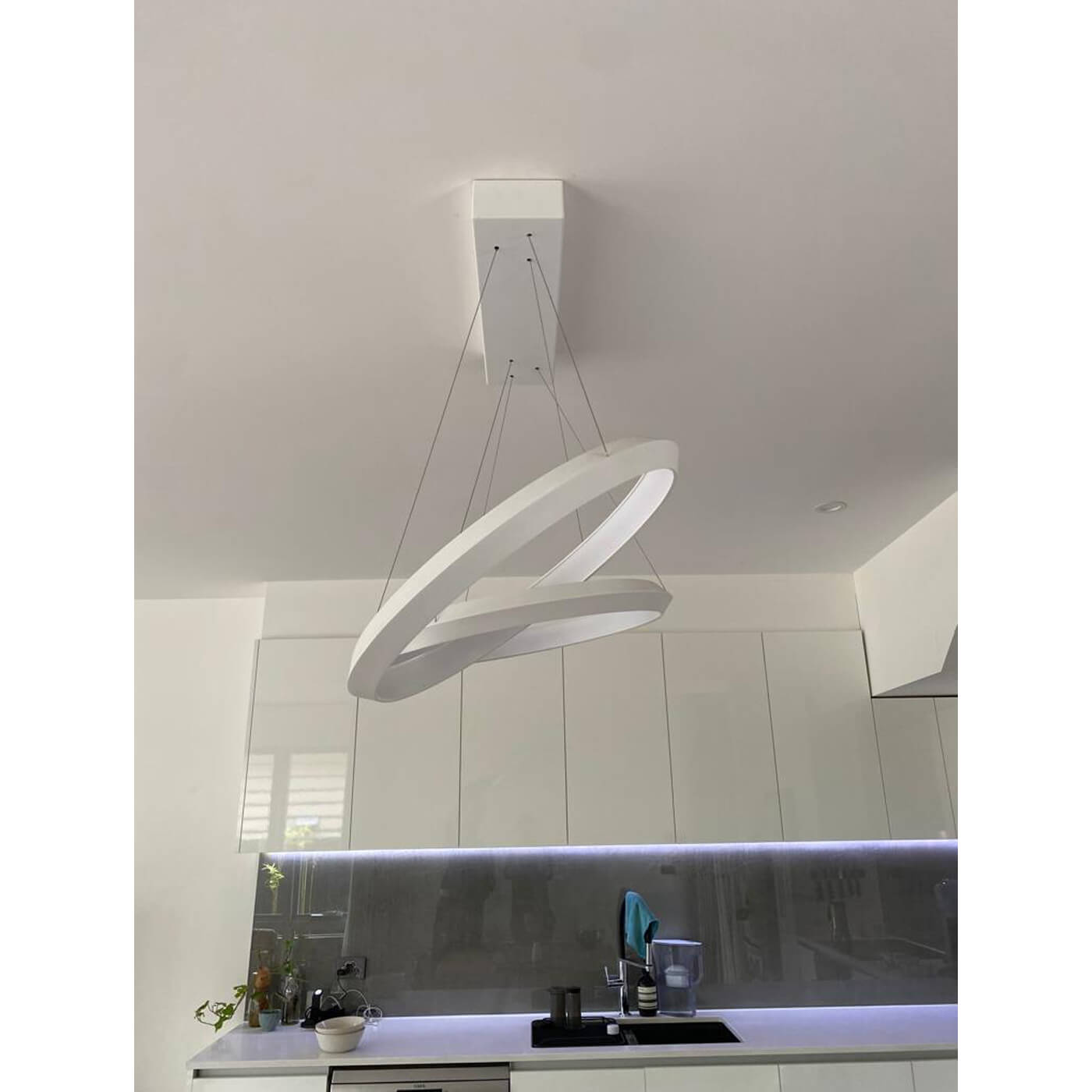 Christopher Boots Oracle pendant light, white