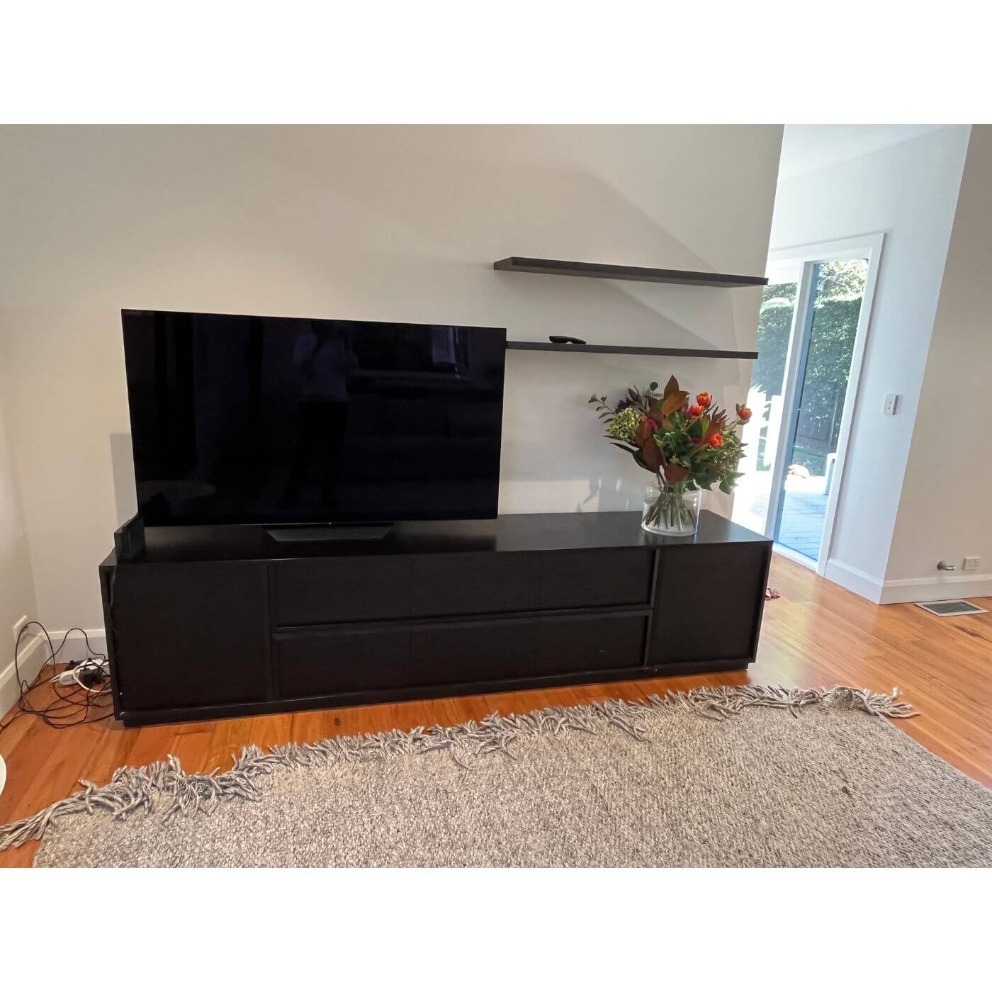 Two-Design-Lovers-Custom-made-zuster-entertainment-unit