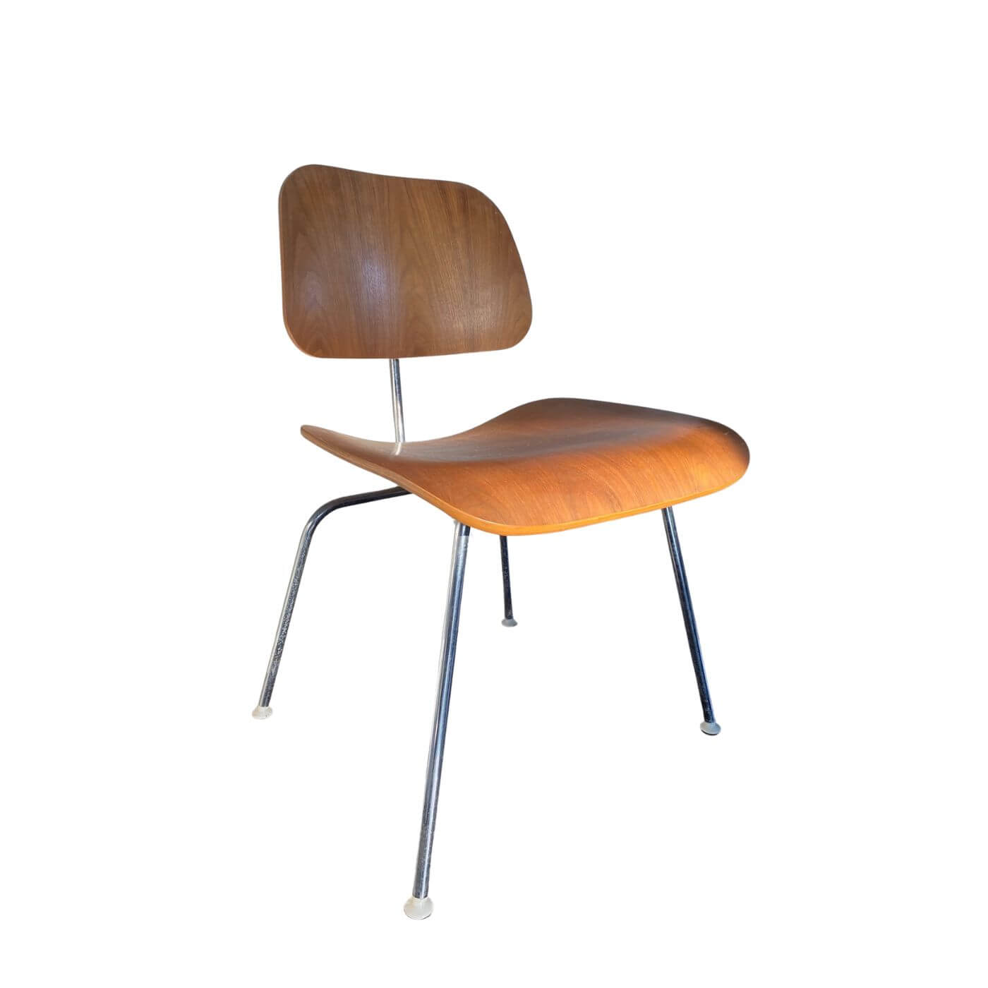 Two-Design-Lovers-Eames-Moulded-plywood-dining-chair-DCM