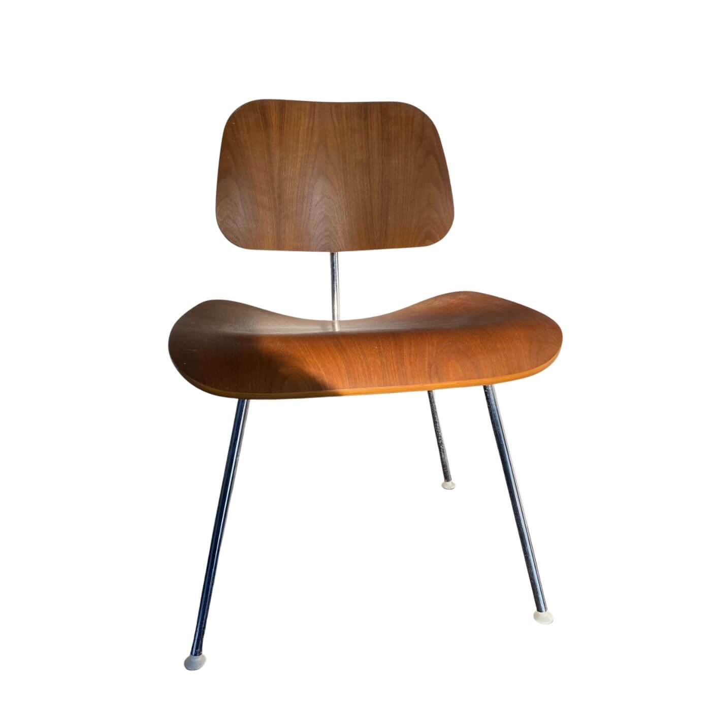 Two-Design-Lovers-Eames-Moulded-plywood-dining-chair-DCM