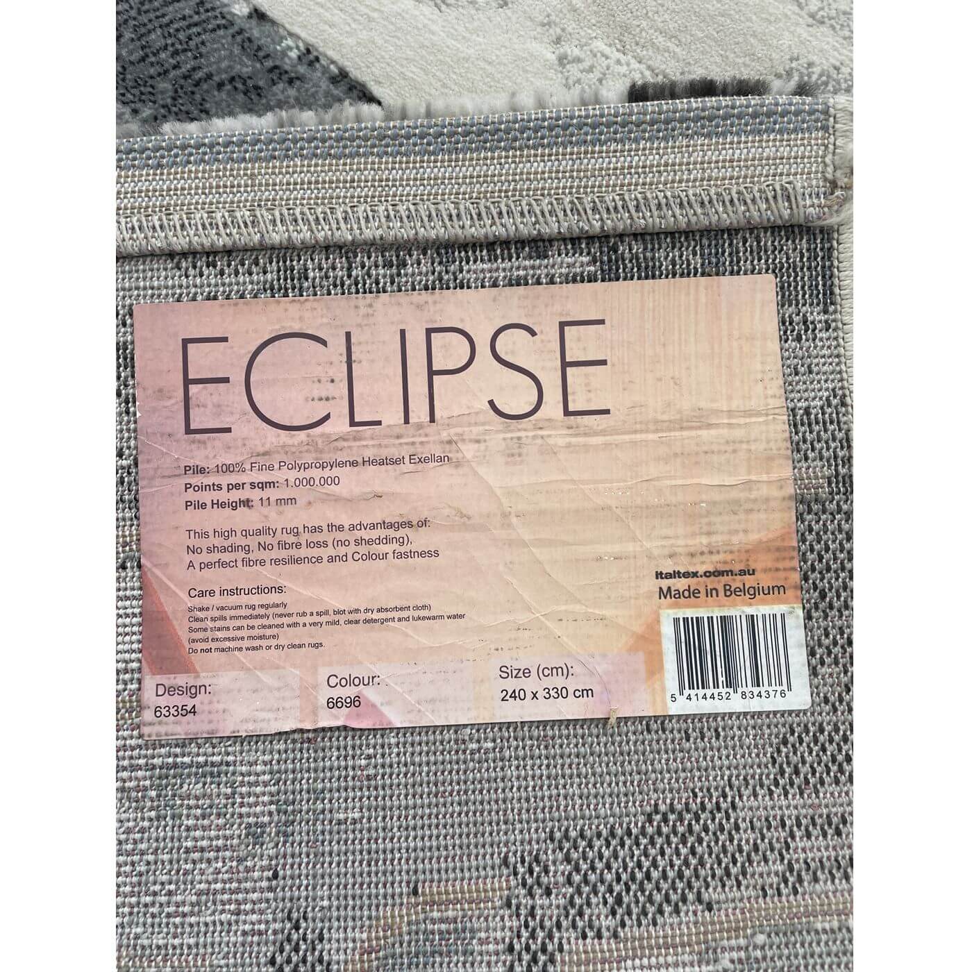 Two-Design-Lovers-Eclipse Rug