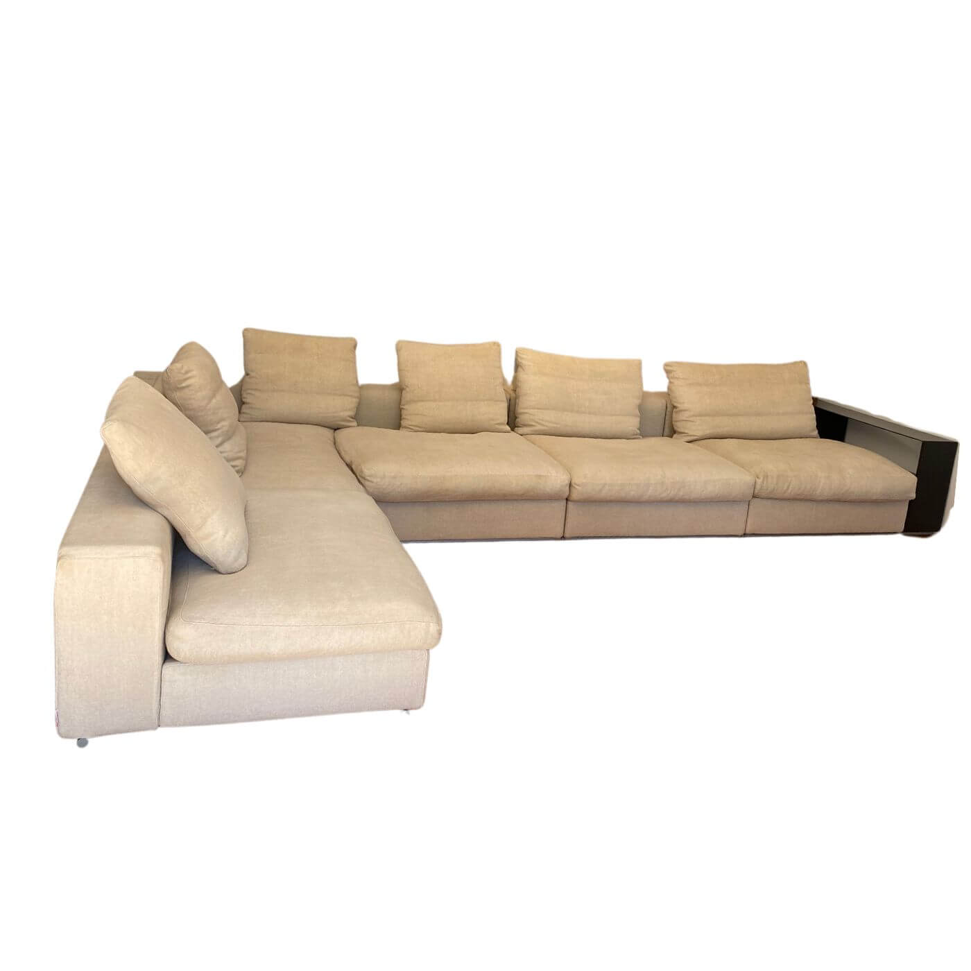 Two-Design-Lovers-Fanuli-Flexform-Groundpiece-sofa