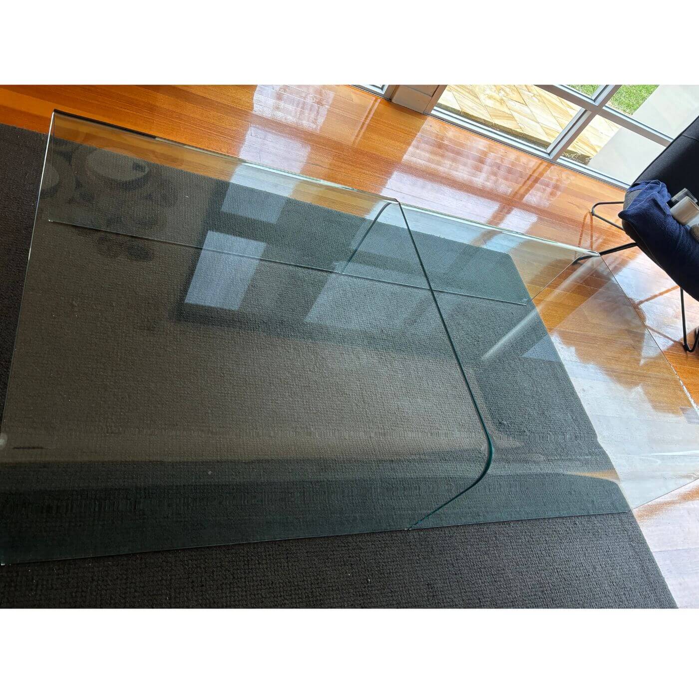 Two-Design-Lovers-Fiam-Italia-glass-coffee-table