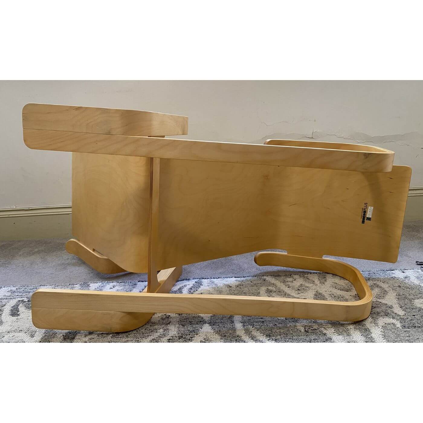 Two-Design-Lovers-Isokon Marcel Breuer Long Chair