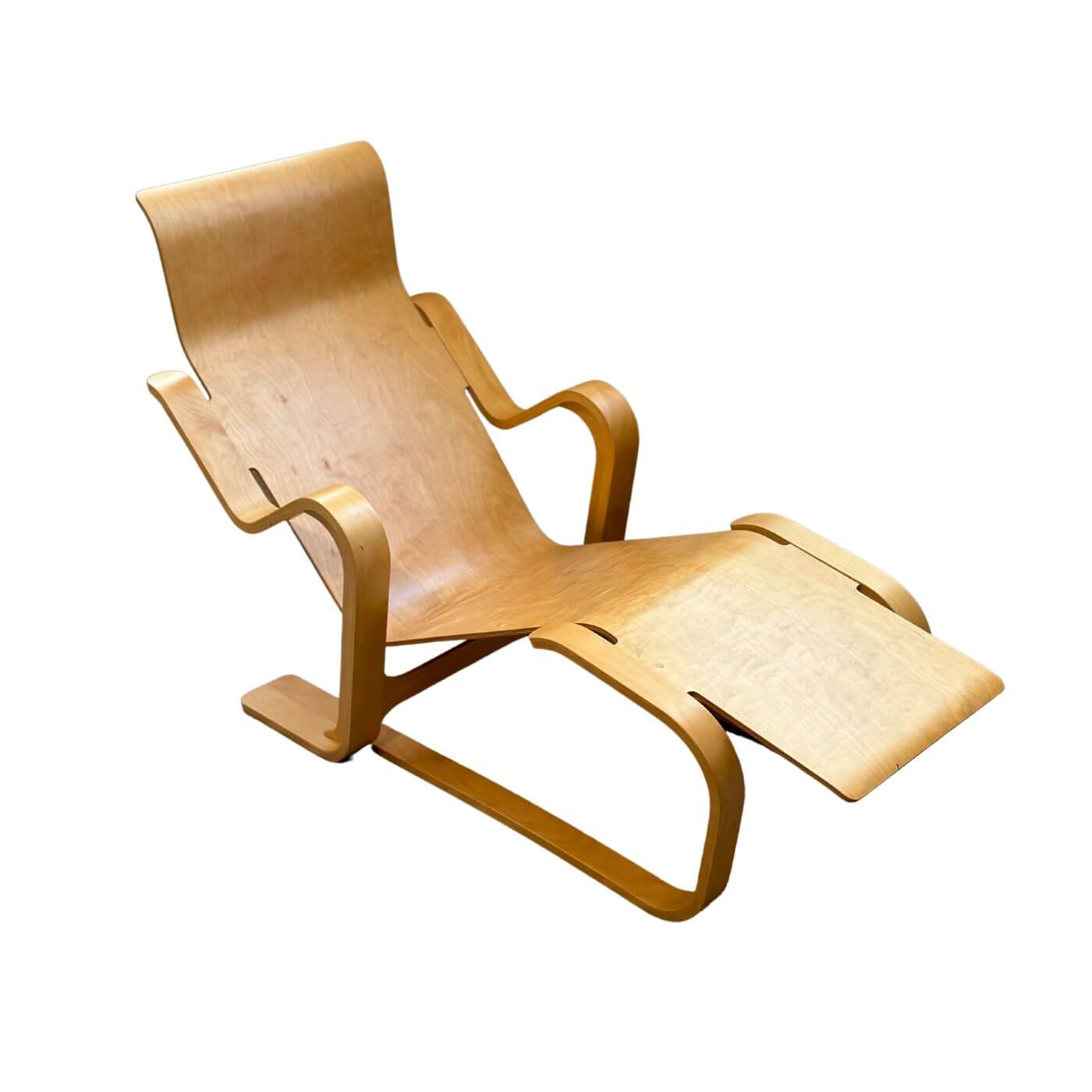 Two-Design-Lovers-Isokon Marcel Breuer Long Chair