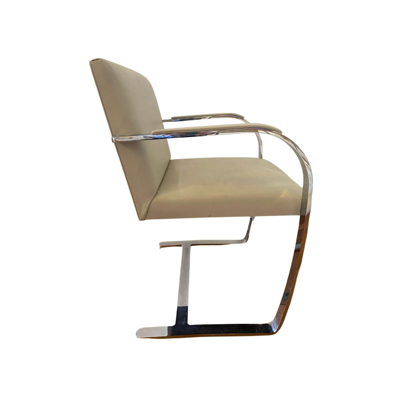 Two-Design-Lovers-Knoll-Brno-Chairs