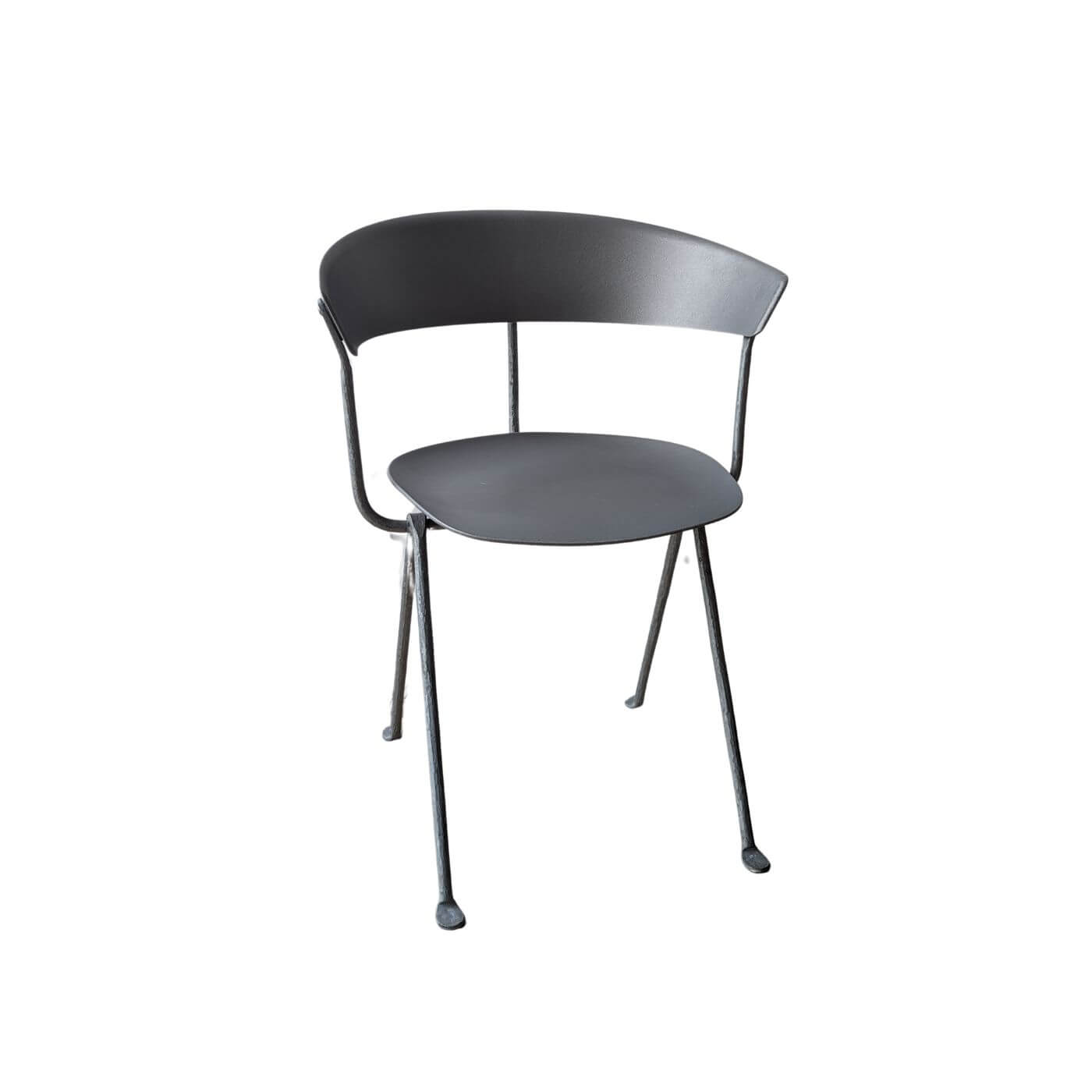 Two-Design-Lovers-Magis-Officina-Chair[