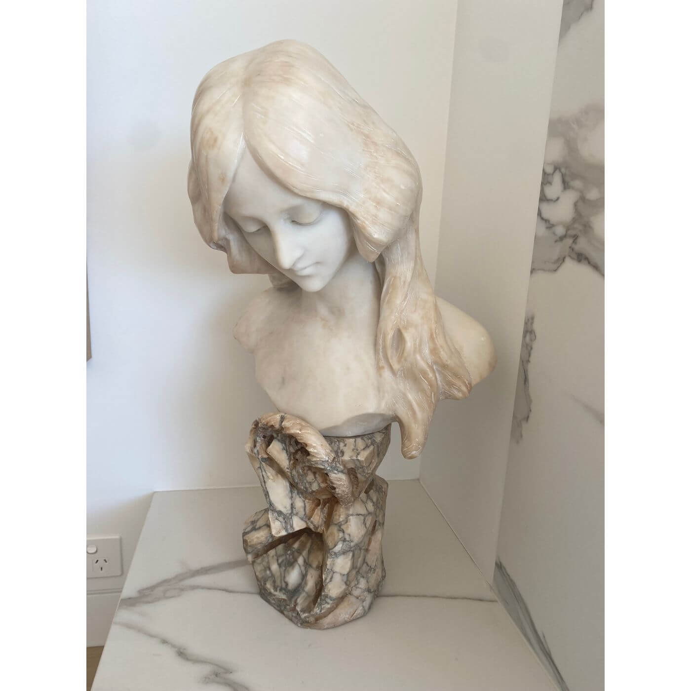 Two-Design-Lovers-Marble-Female-Bust