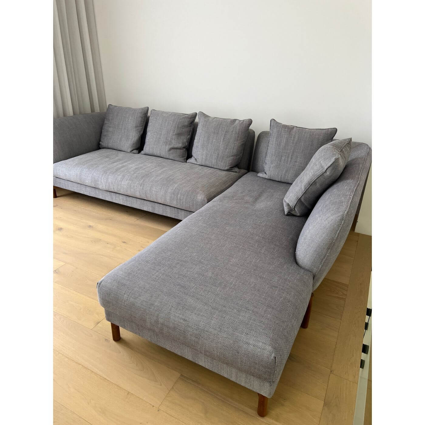 Two-Design-Lovers-Merlino-Grey-linen-sofa