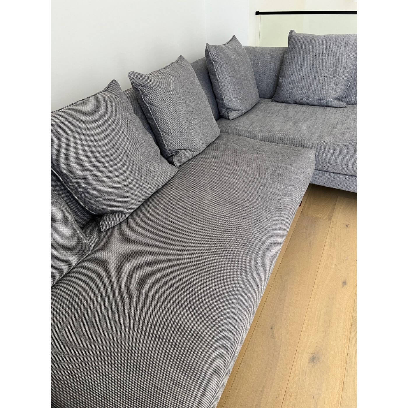 Two-Design-Lovers-Merlino-Grey-linen-sofa