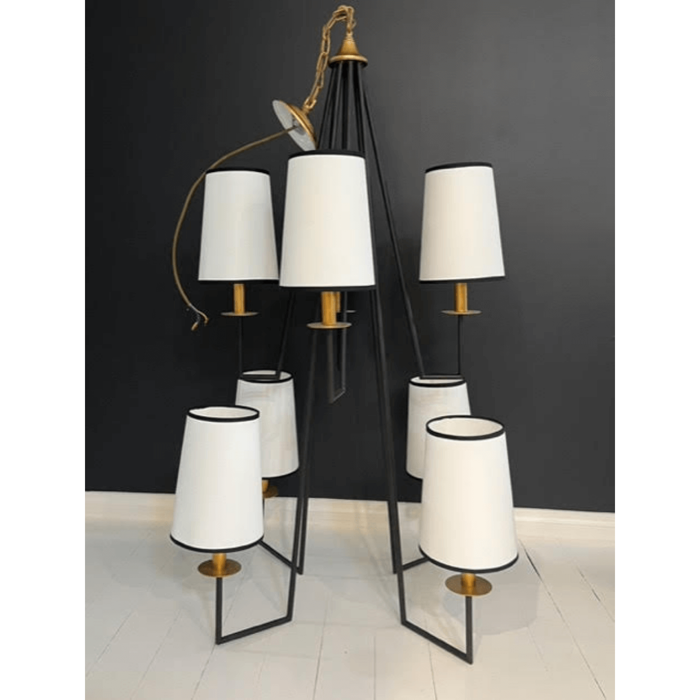 Two-Design-Lovers-Nicoletter-8-light-Chandelier