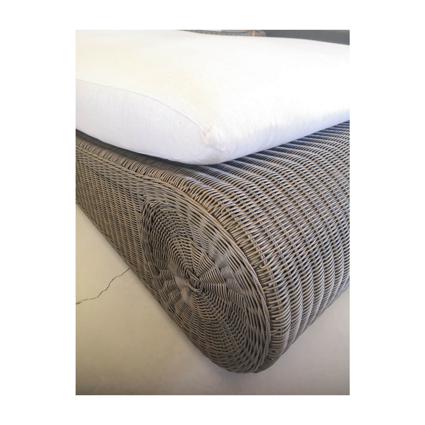 Osier Belle wicker sunlounger