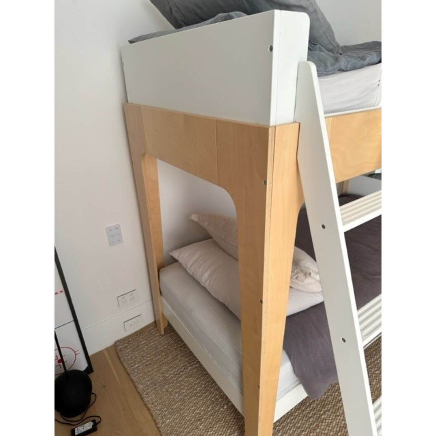 Two-Design-Lovers-Perch-Single-Bunk-bed