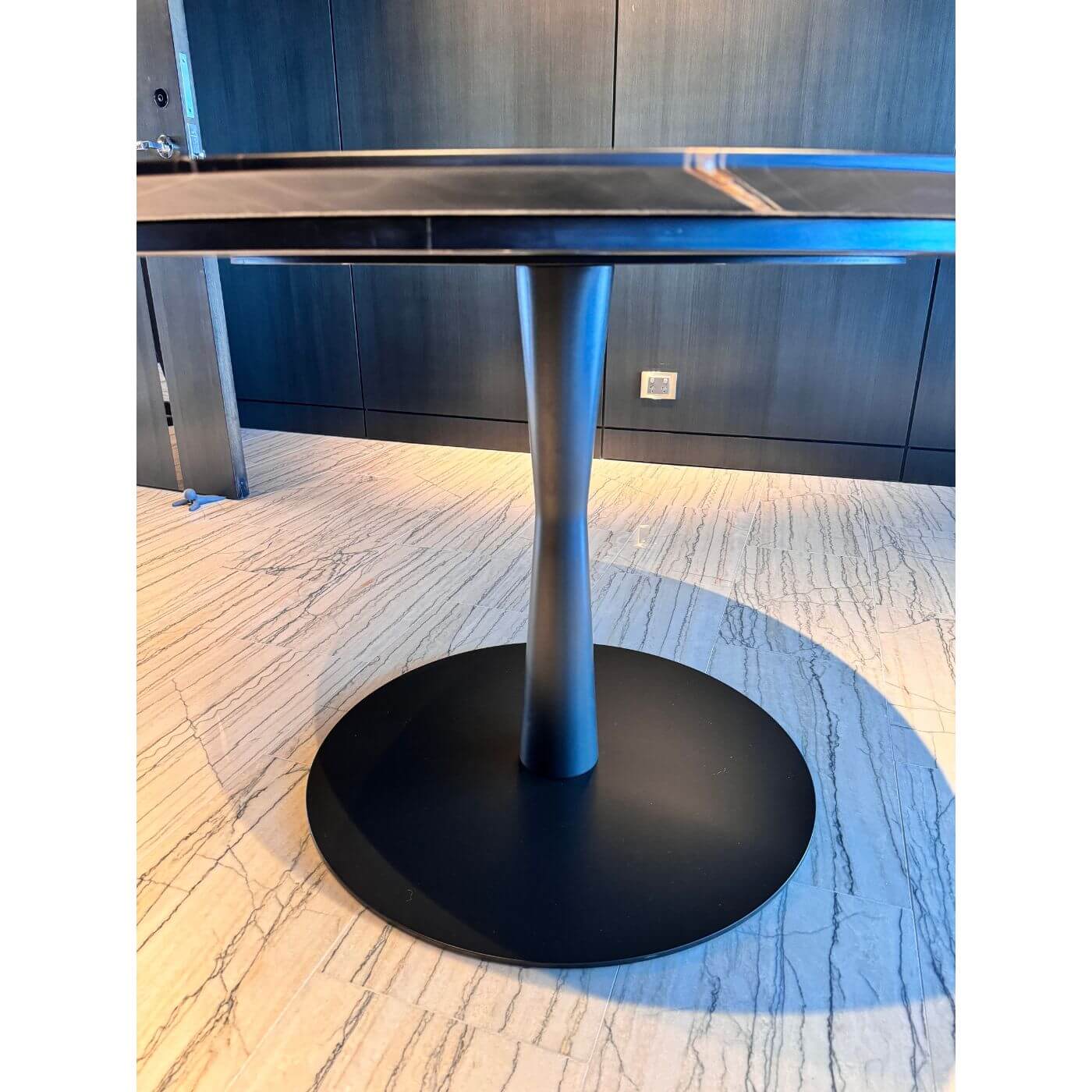 Two-Design-Lovers-Poliform-Round-Table