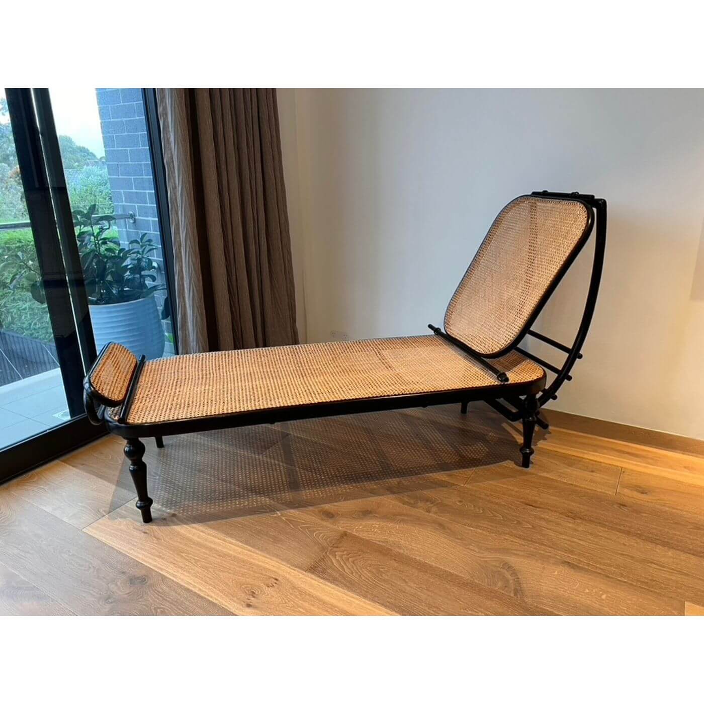 Two-Design-Lovers-Rattan-Chaise-lounge