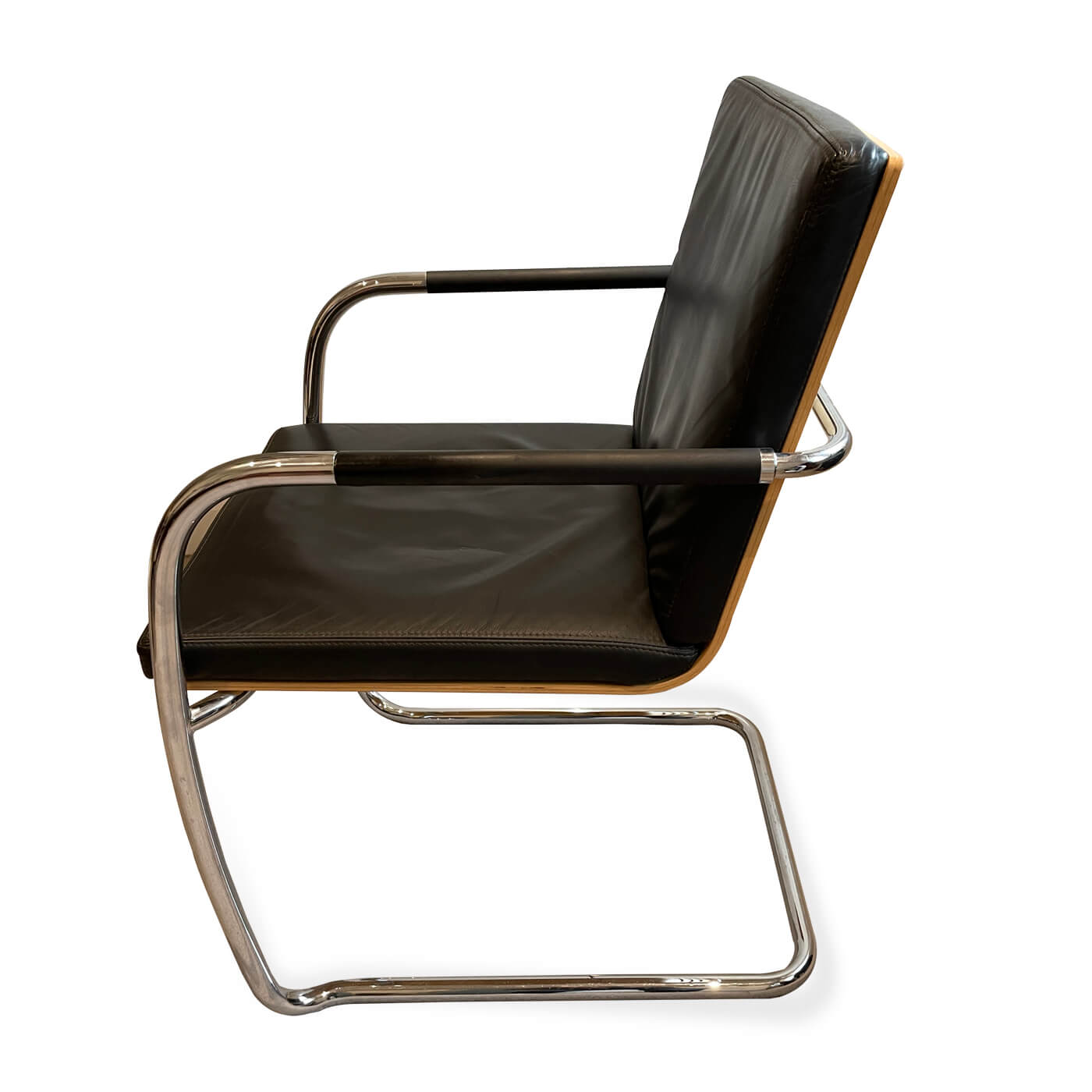 Two-Design-Lovers-Thonet-S60