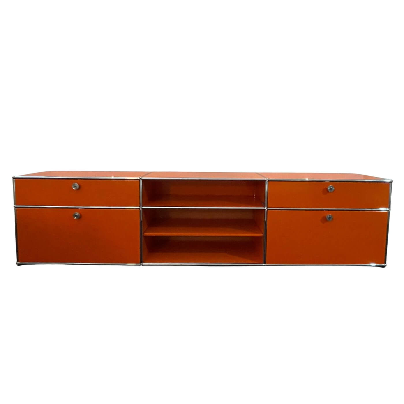 Two-Design-Lovers-USM-Haller-entertainment-Unit