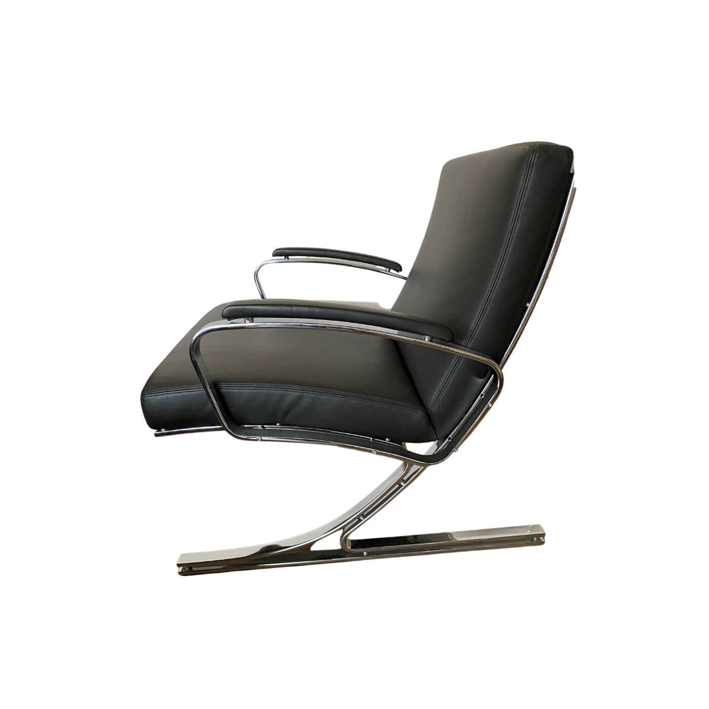 Two-Design-Lovers-Walter-Knoll-Berlin-Chair