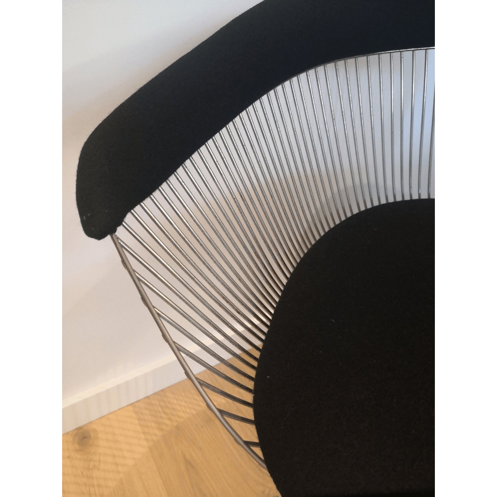 Two Design Lovers Platner Dining Chair & Table 1