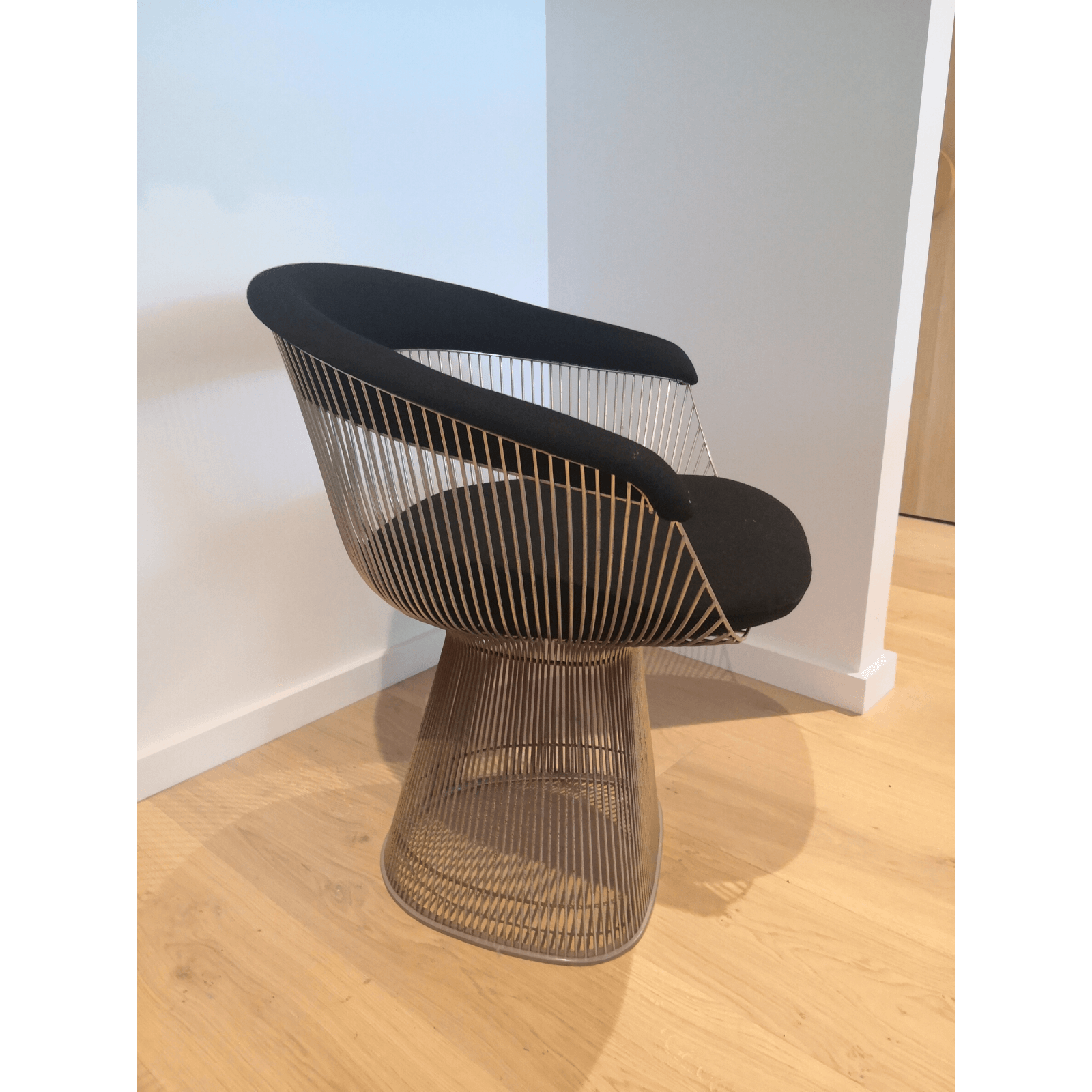 Two Design Lovers Platner Dining Chair & Table 3