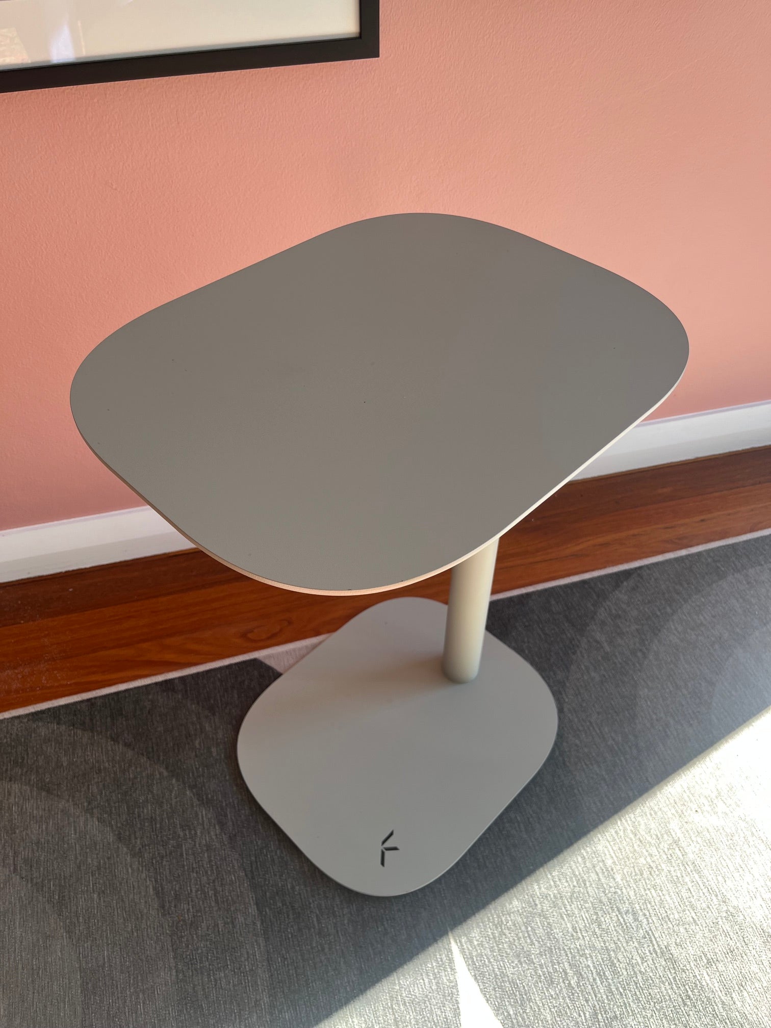 Koskela Laptop Side Table / Laptop Stand