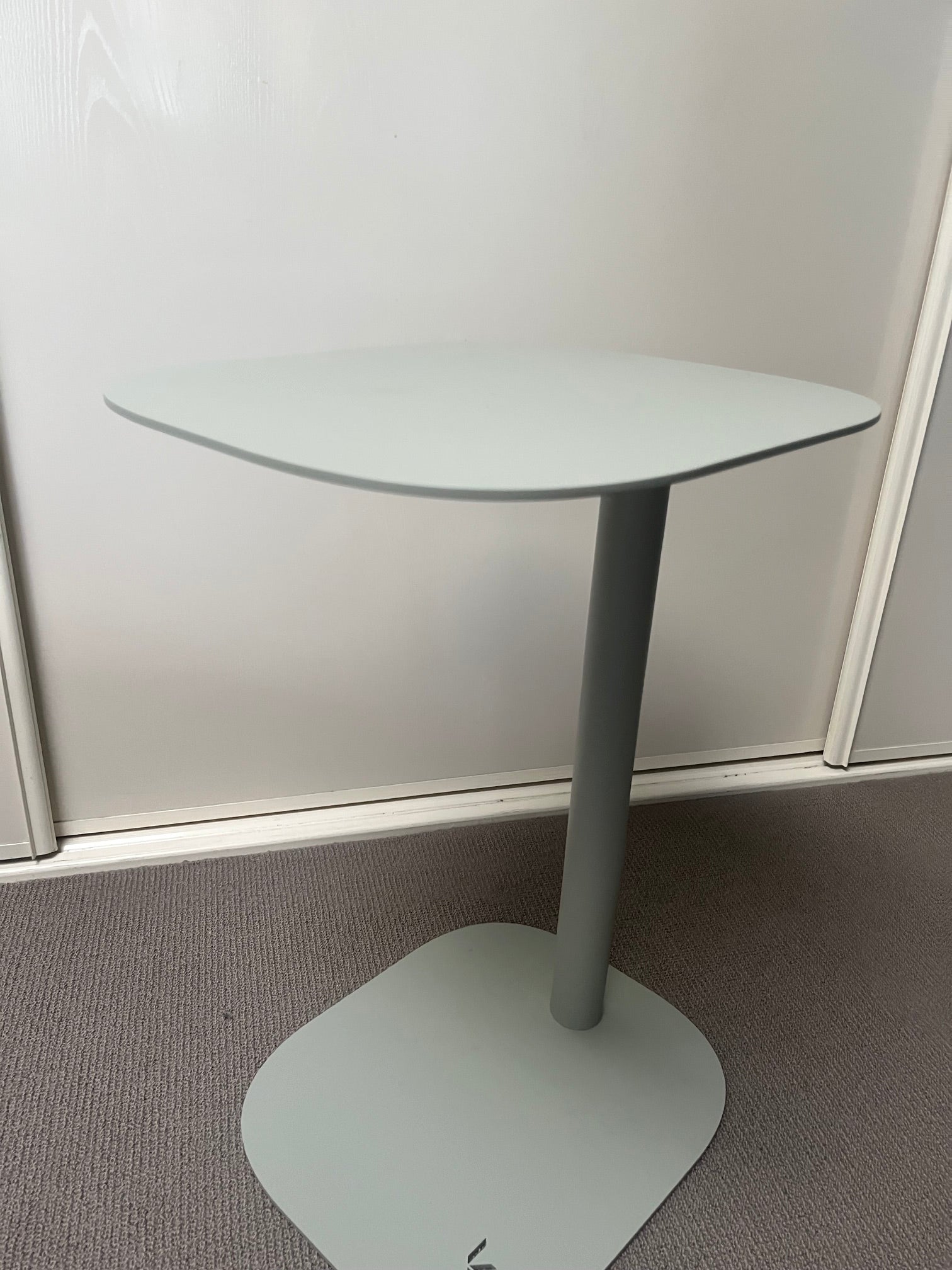 Koskela Laptop Side Table / Laptop Stand