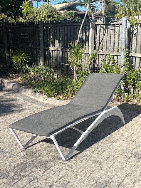 Rausch Florida Beach sun loungers, pair + side table