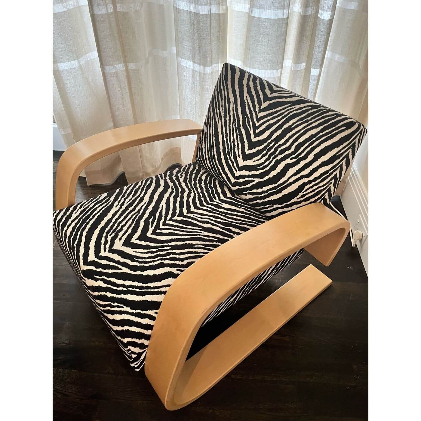 Alvar Aalto Tank 400 zebra armchair