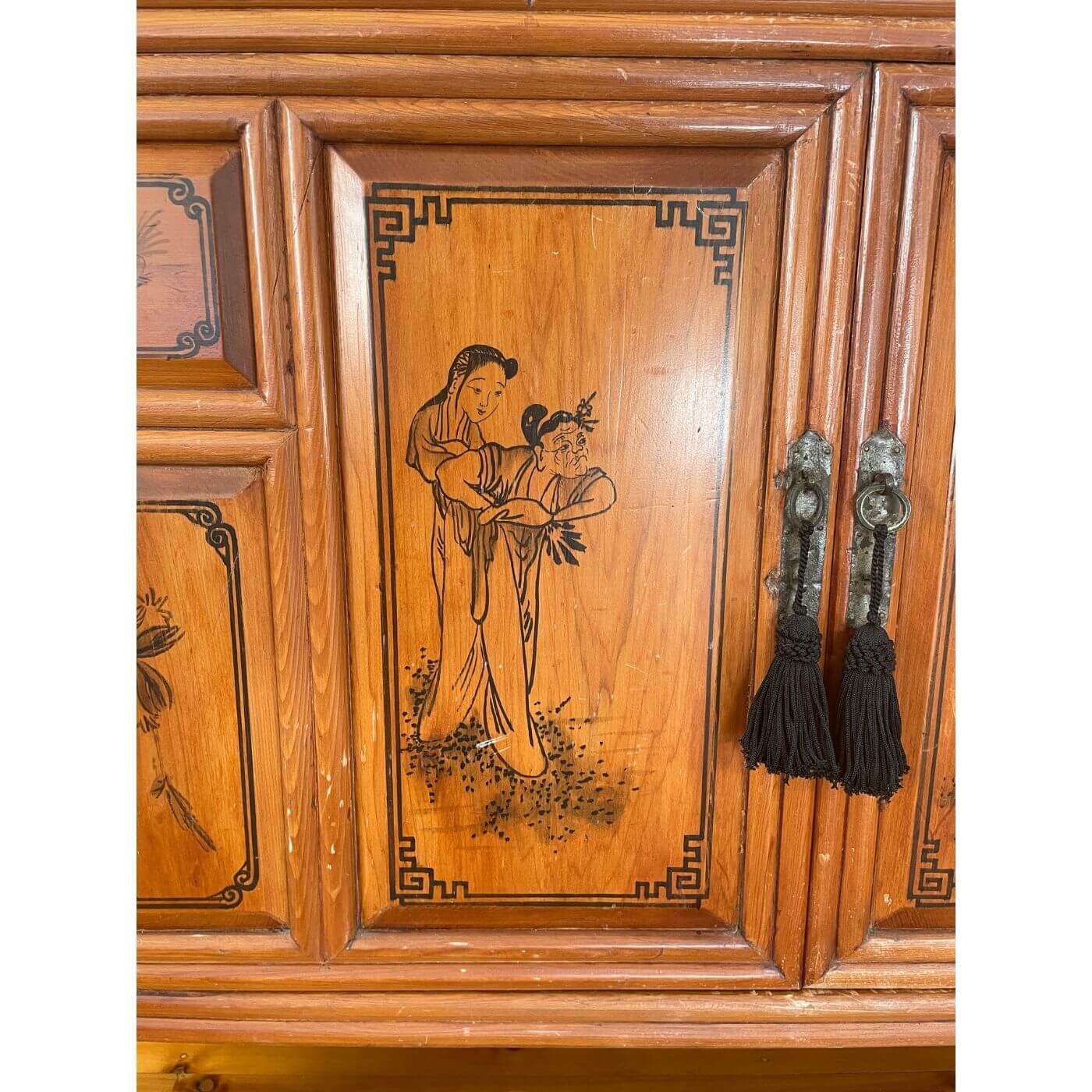 Chinese cabinet with chinoiserie painted details