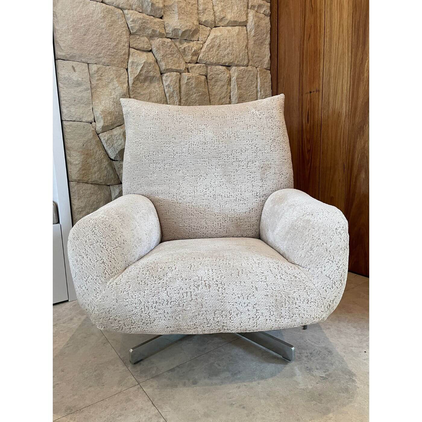 Edra Chiara Swivel Armchair