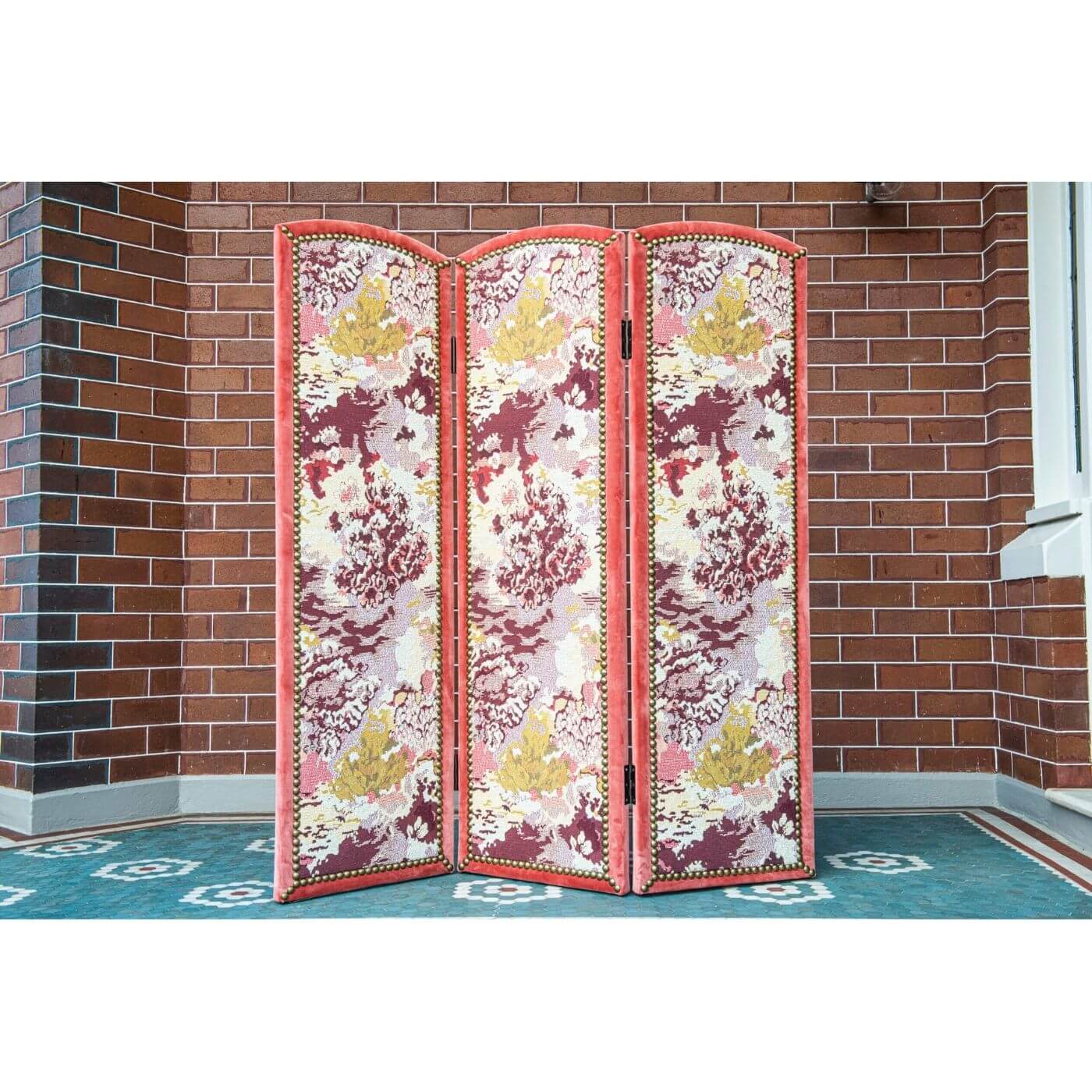 En Tissu folding screen, made in Sydney, Pink