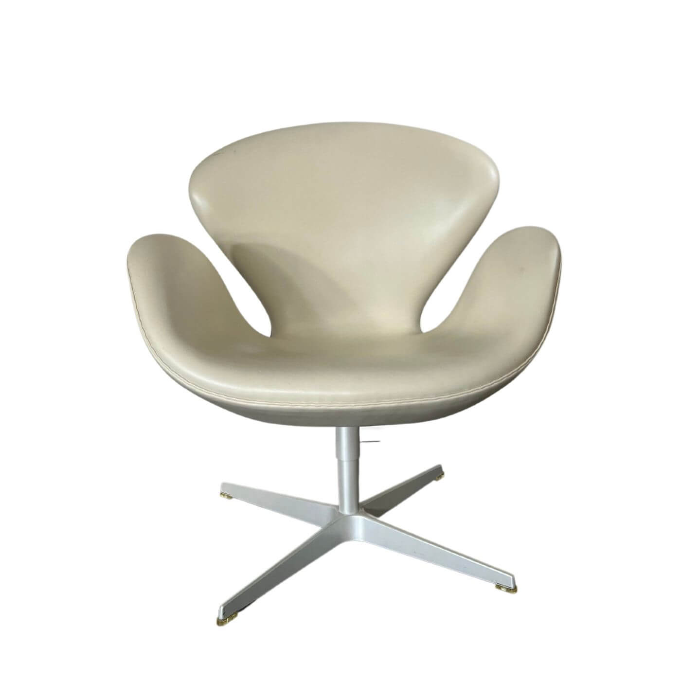 Fritz Hansen white swan chair