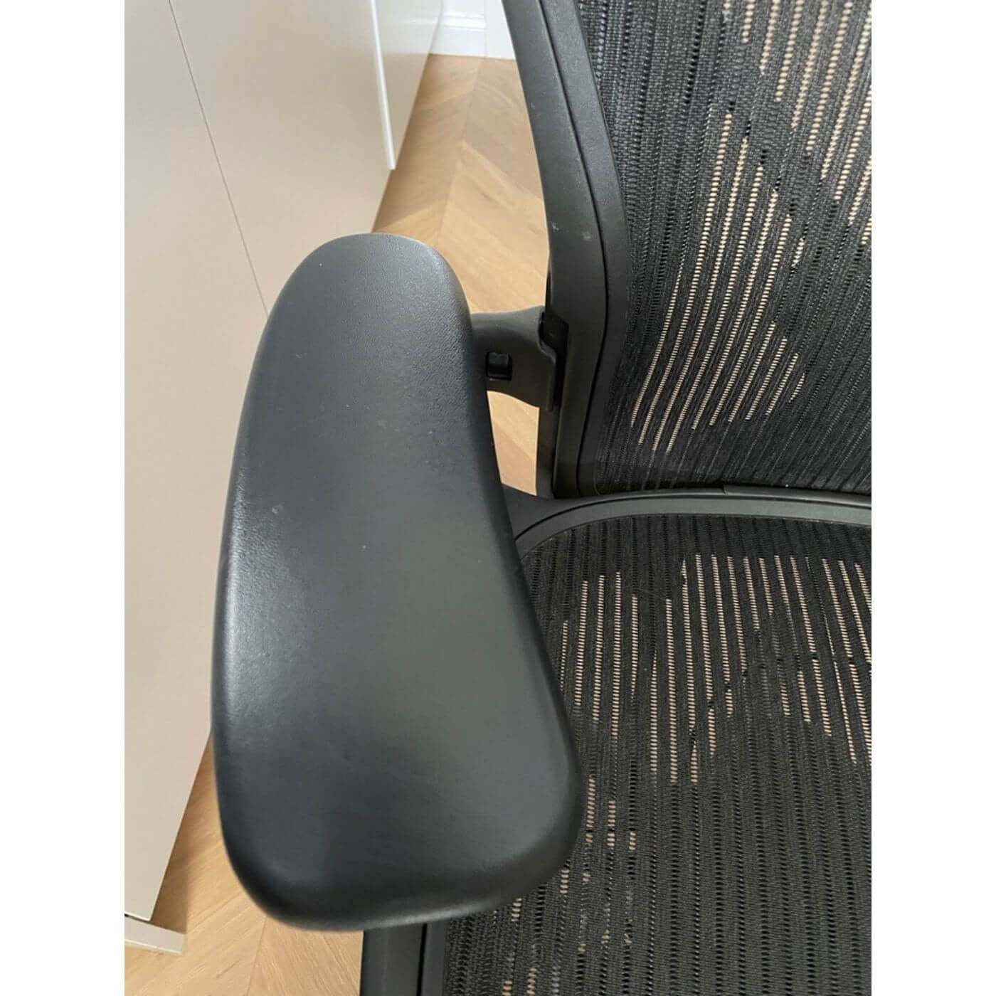 Herman Miller Aeron B Medium Chair