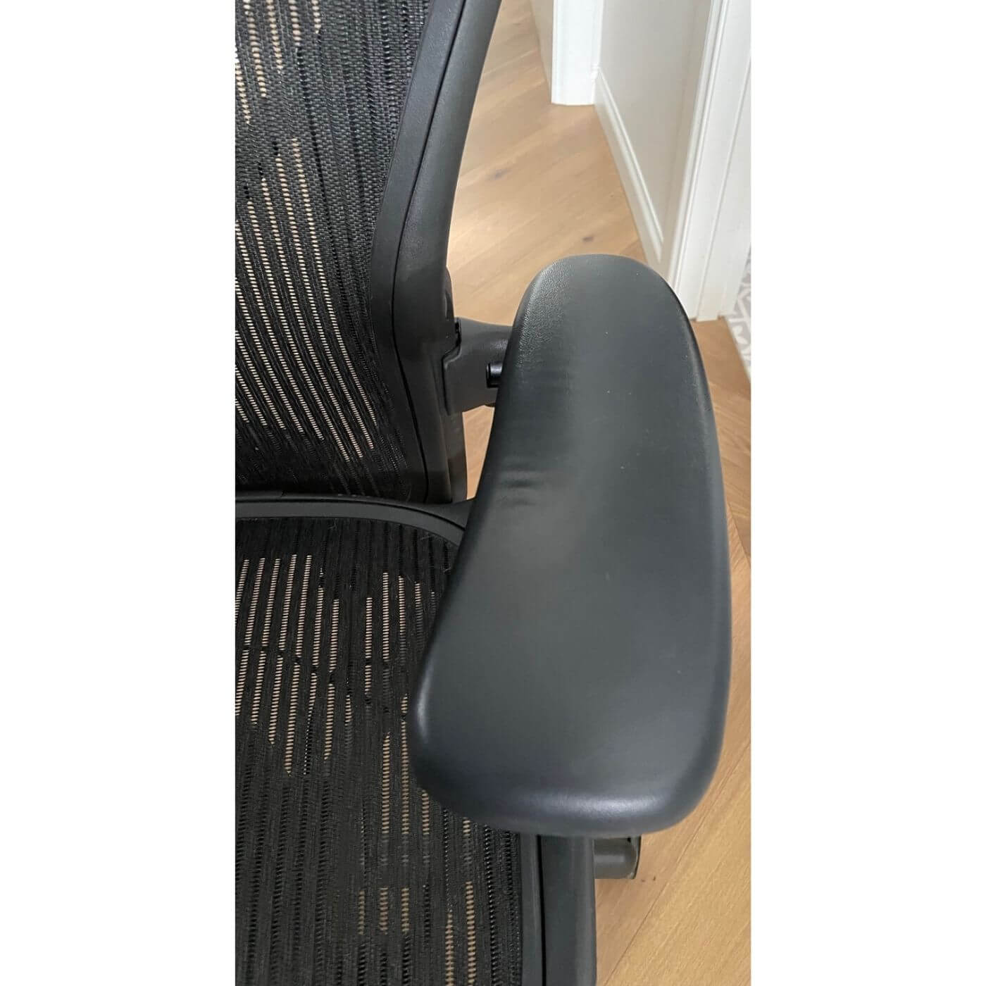 Herman Miller Aeron B Medium Chair