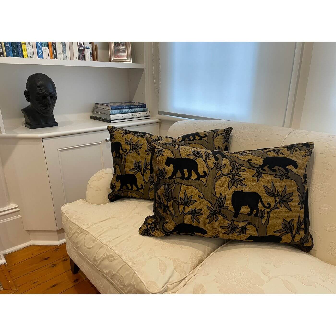 Jacquard cushions pair