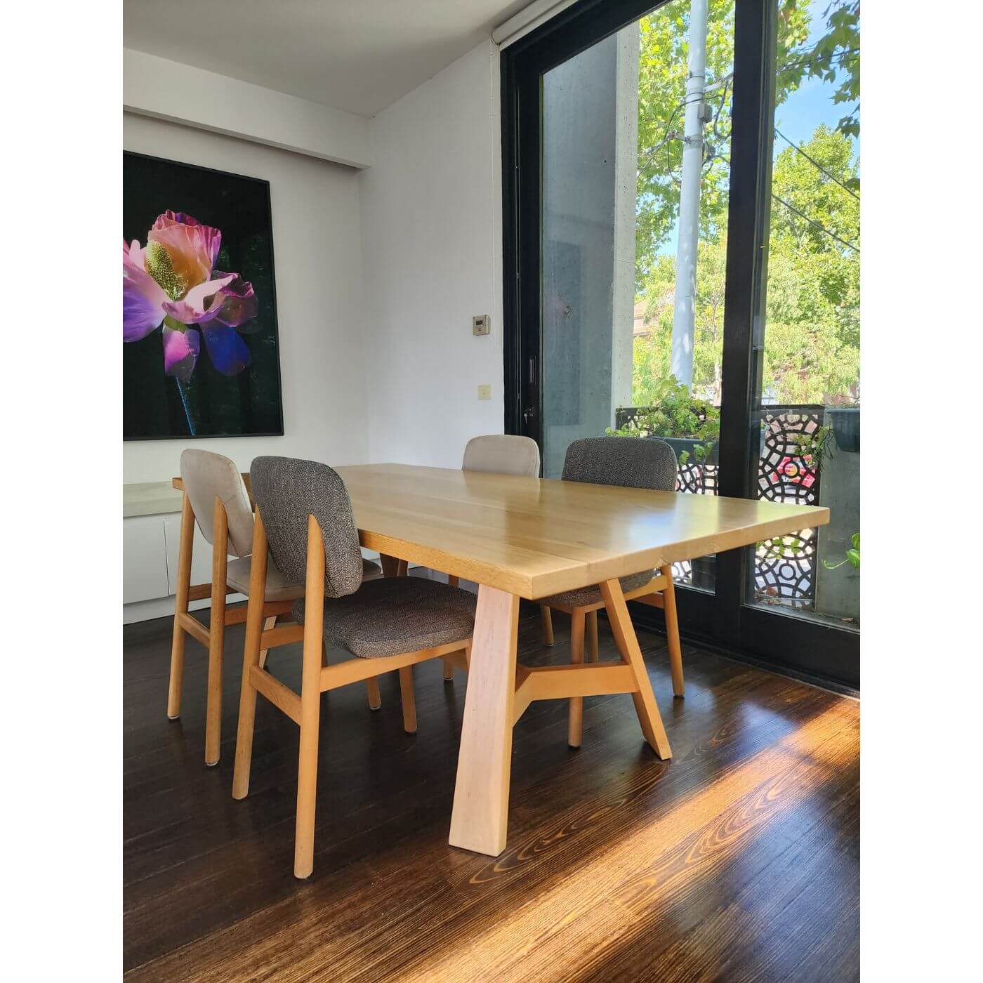 Jardan Flynn Dining Table