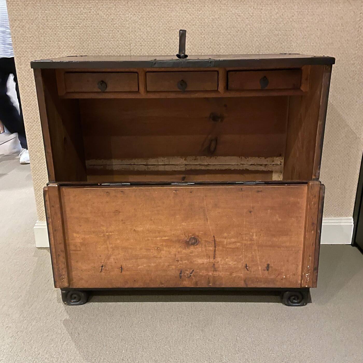 Korean upright storage chest