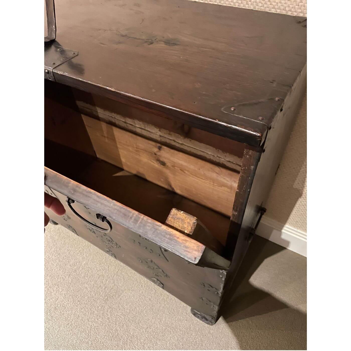 Korean upright storage chest