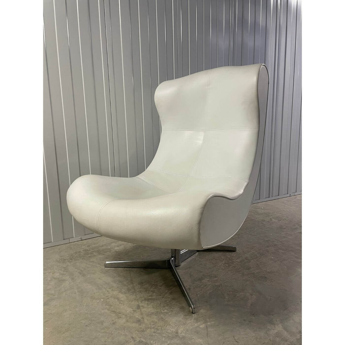 Ligne Roset Alster swivel chair