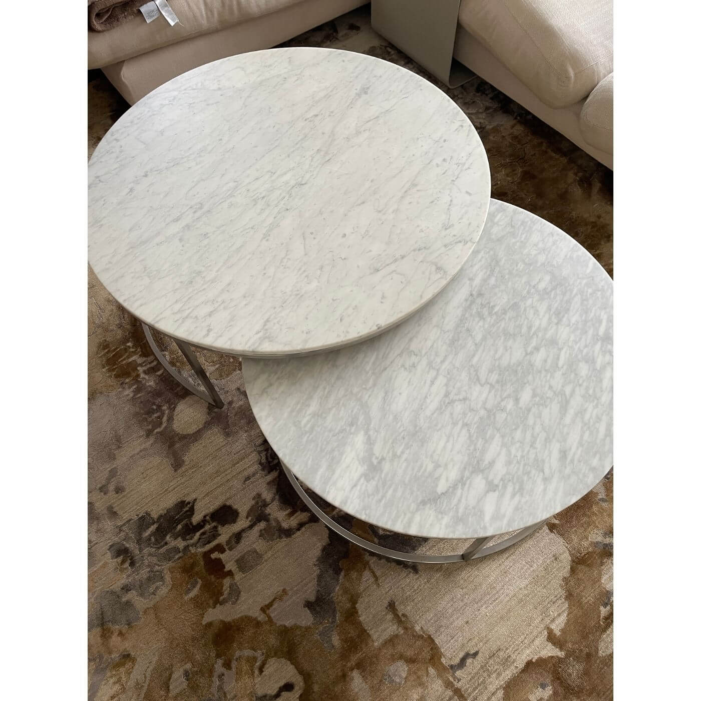 Round marble coffee tables