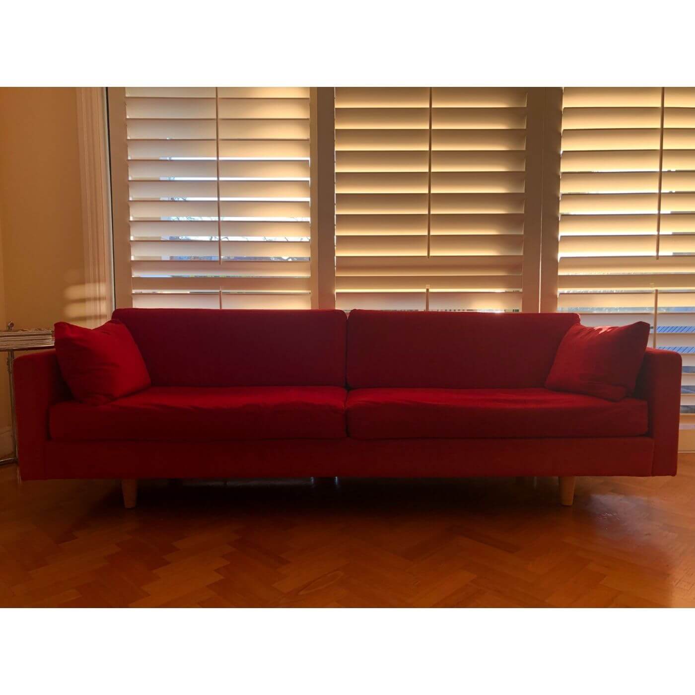 Norman & Quaine Hudson sofa red