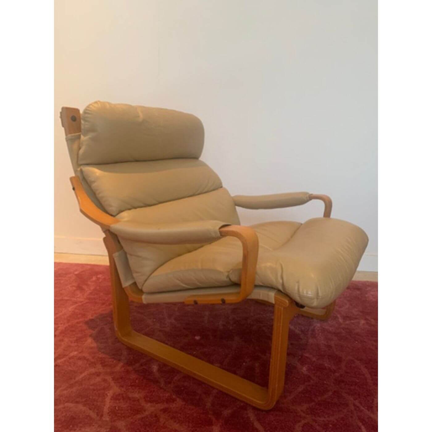 Tessa T8 Lounge Chair