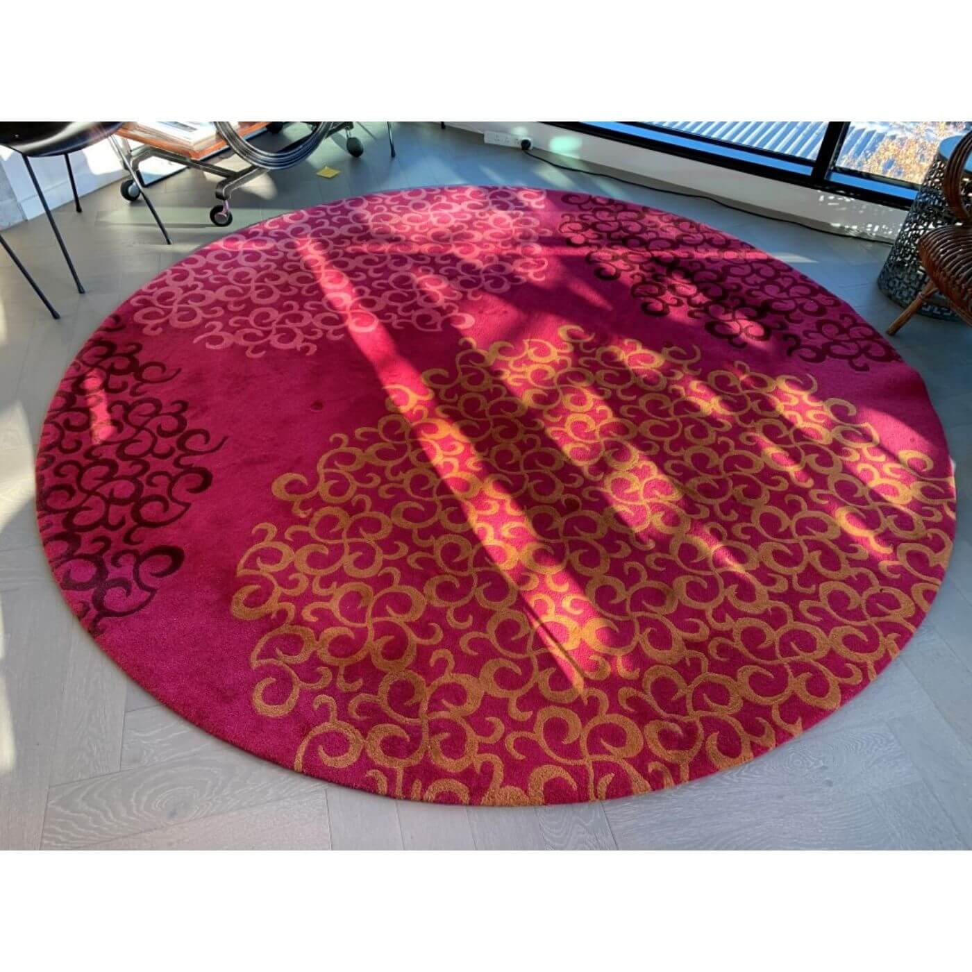 Tsar Carpets Cluster circular rug