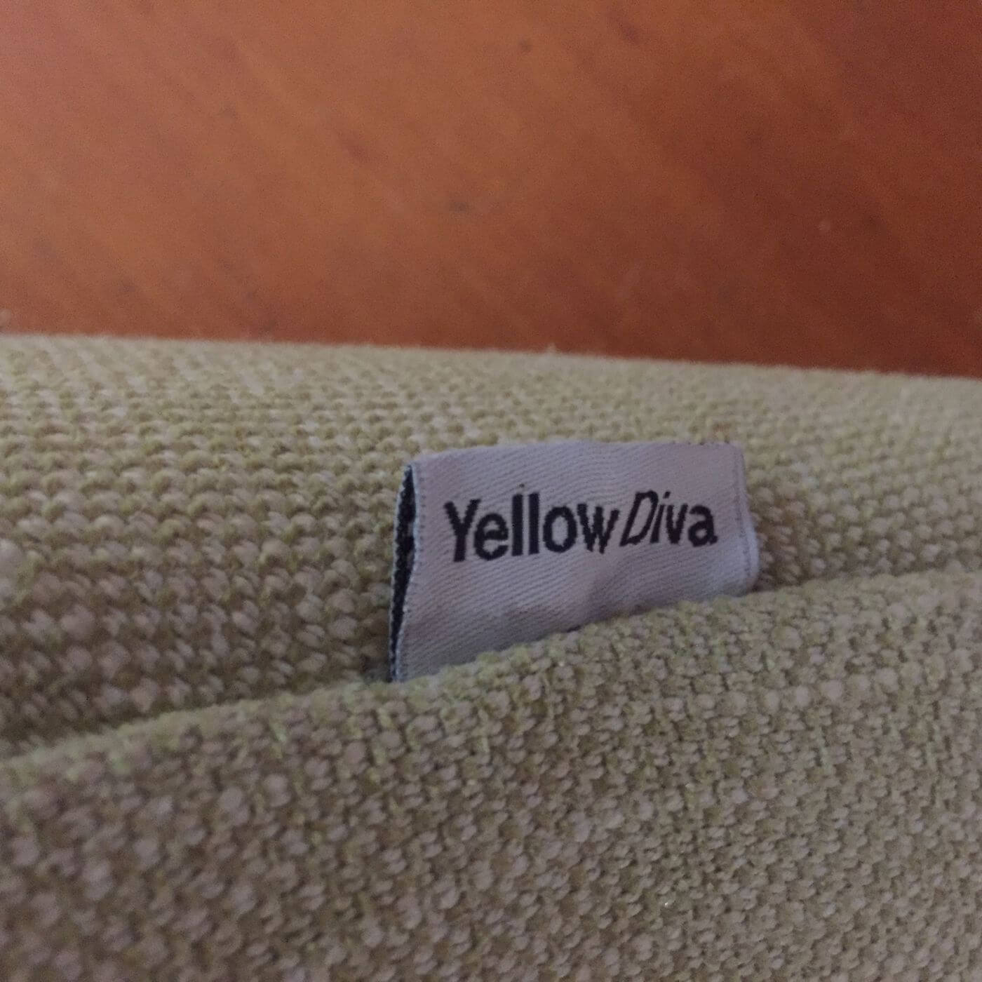 Yellow Diva LC2 chaise