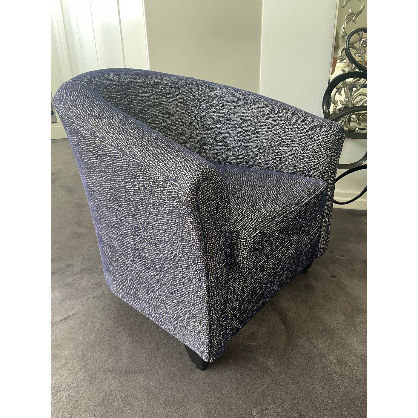 Crushed velvet tub online chair